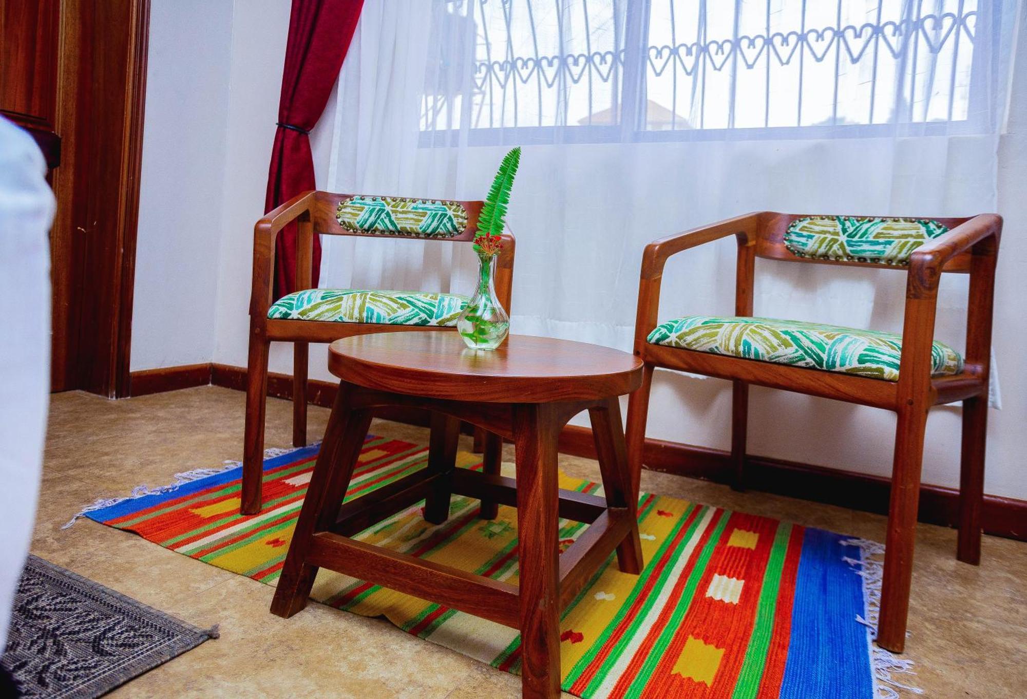 Gazelle Guest House Kampala Exterior foto